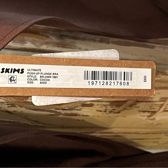 SKIMS Ultimate Push Up Plunge 40 DD Chocolate Brown Bra NWT - Picture 4 of 5